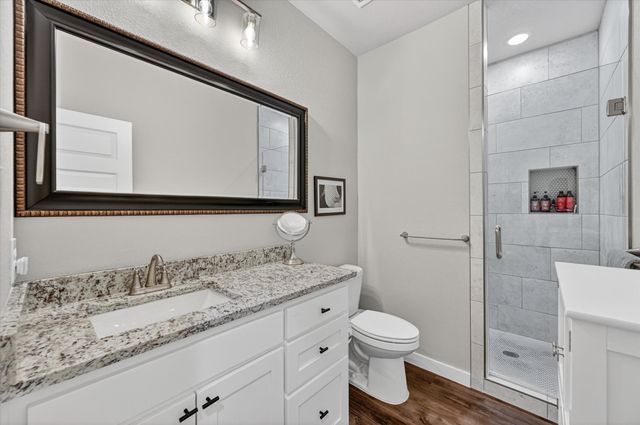 1005 W Chambers Street, Cleburne, TX 76033