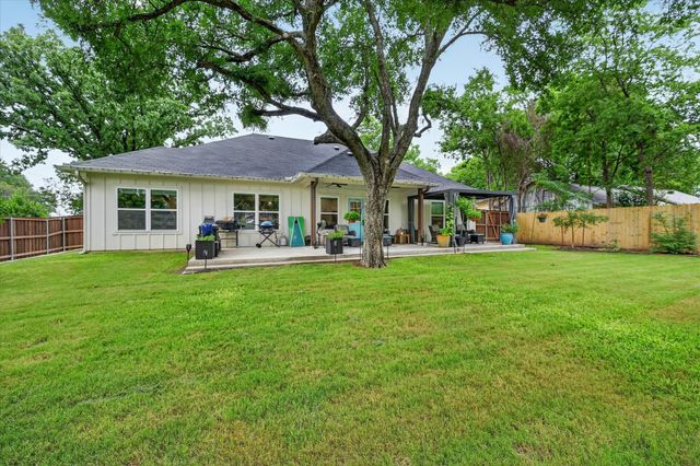 1005 W Chambers Street, Cleburne, TX 76033