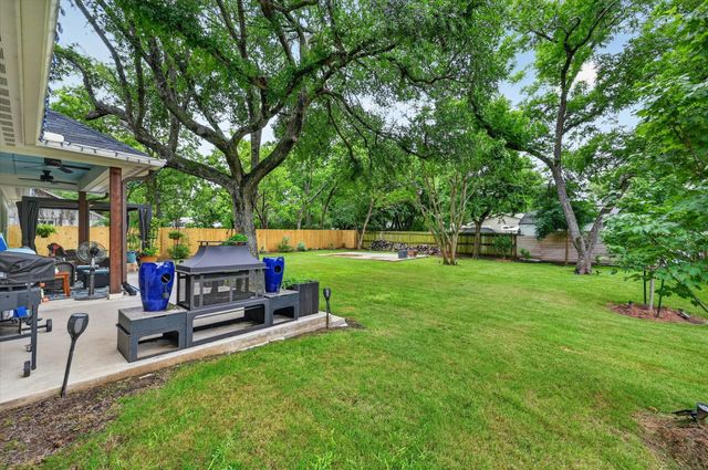 1005 W Chambers Street, Cleburne, TX 76033