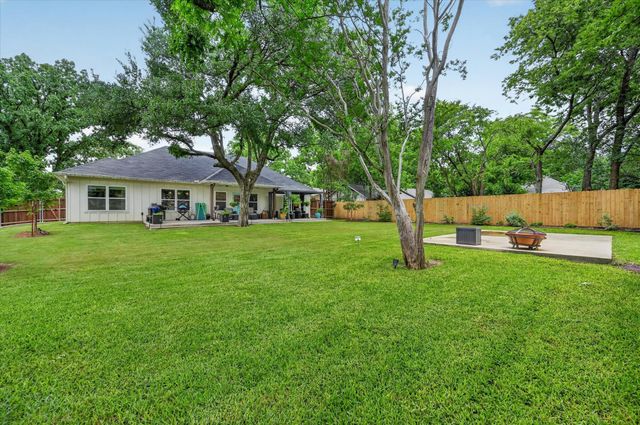 1005 W Chambers Street, Cleburne, TX 76033