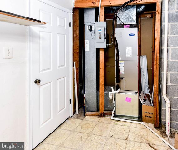5898 AMBASSADOR WAY, Alexandria, VA 22310
