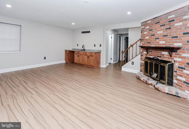 5898 AMBASSADOR WAY, Alexandria, VA 22310
