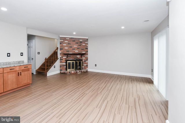 5898 AMBASSADOR WAY, Alexandria, VA 22310