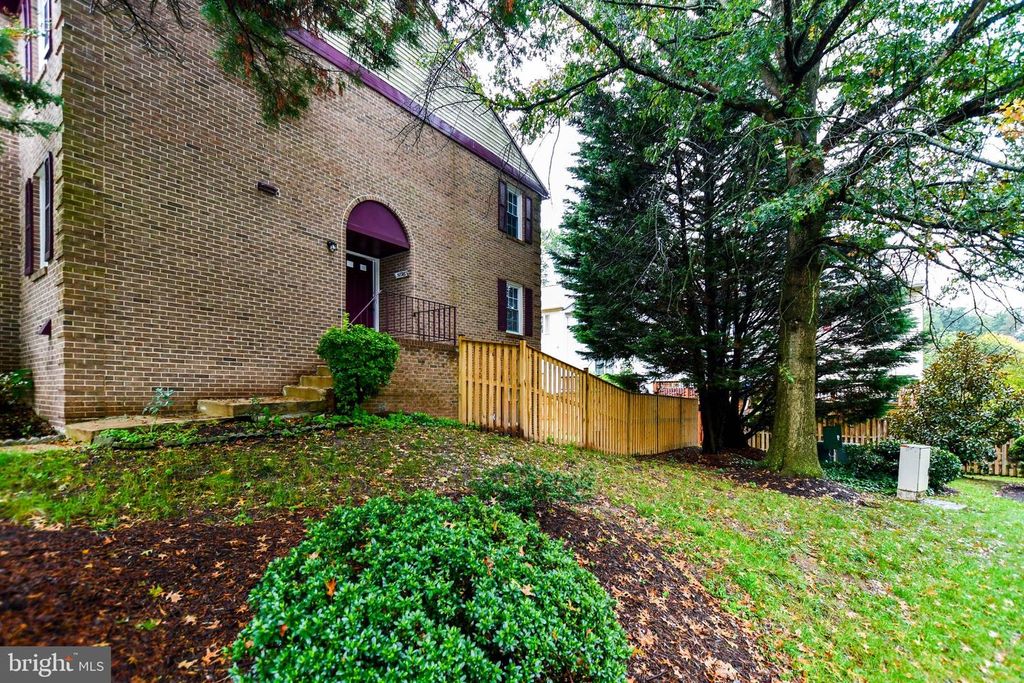 5898 AMBASSADOR WAY, Alexandria, VA 22310