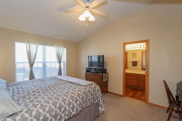 3900 Deer Valley Dr A, Marion, IA 52302