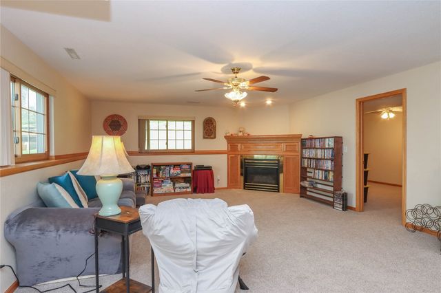 3900 Deer Valley Dr A, Marion, IA 52302