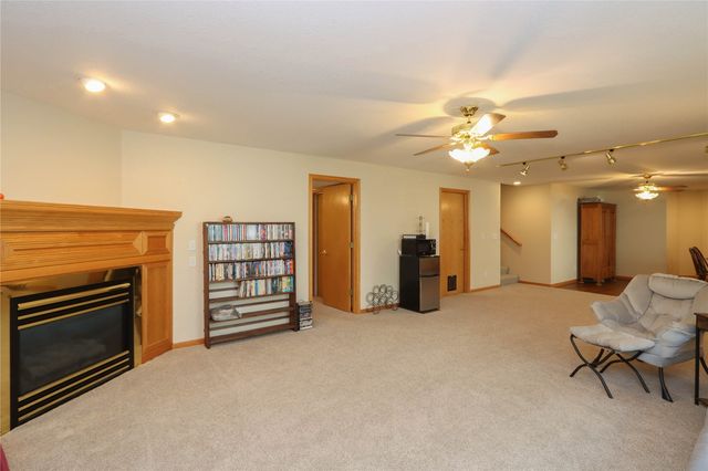 3900 Deer Valley Dr A, Marion, IA 52302