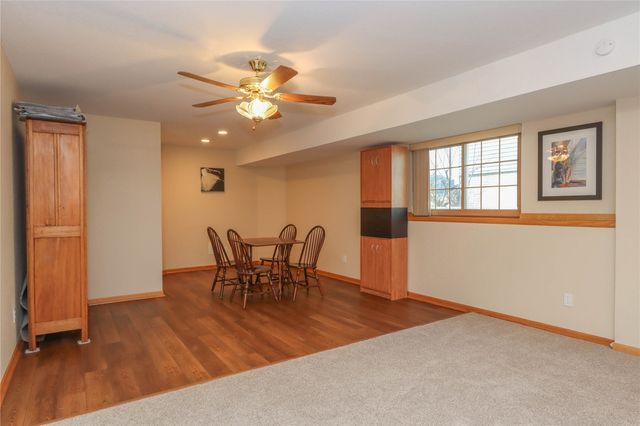 3900 Deer Valley Dr A, Marion, IA 52302