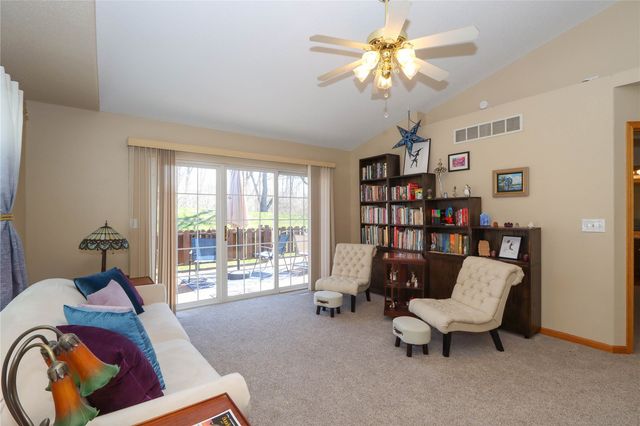 3900 Deer Valley Dr A, Marion, IA 52302