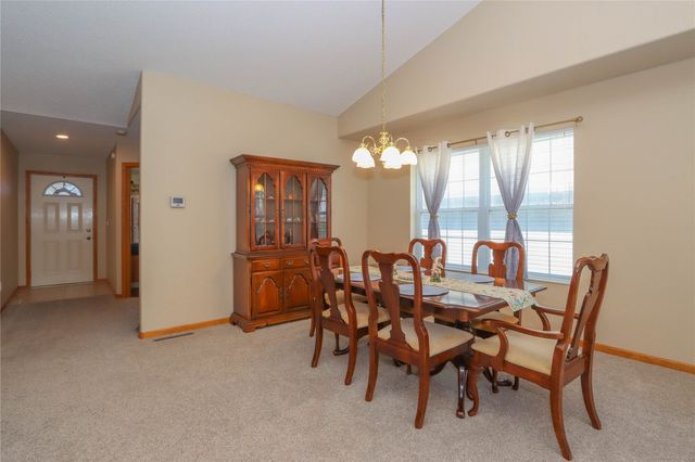 3900 Deer Valley Dr A, Marion, IA 52302