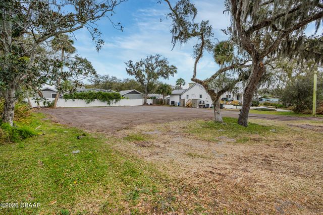 607 Goodwin Avenue, New Smyrna Beach, FL 32169