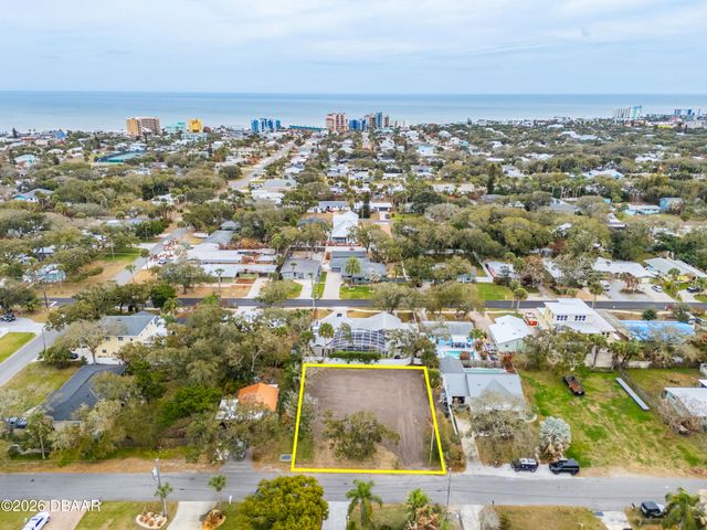 607 Goodwin Avenue, New Smyrna Beach, FL 32169