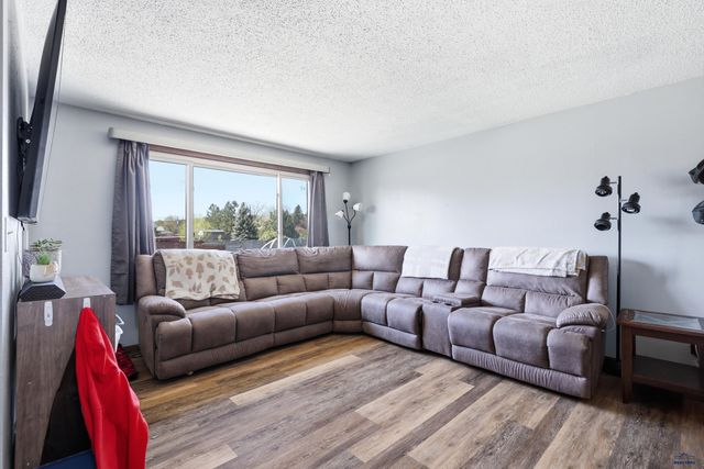 6608 KIMBERLY DR, Black Hawk, SD 57718