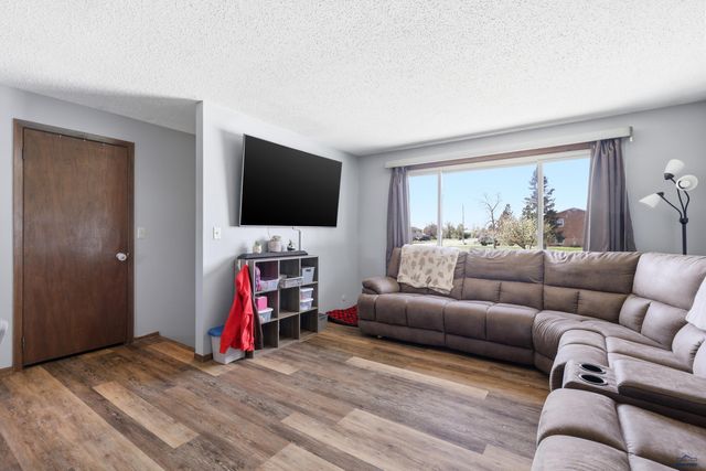 6608 KIMBERLY DR, Black Hawk, SD 57718