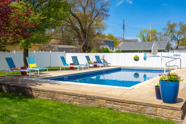 316 N Berrien Street, New Buffalo, MI 49117