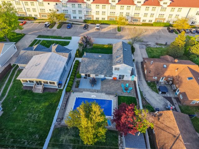 316 N Berrien Street, New Buffalo, MI 49117