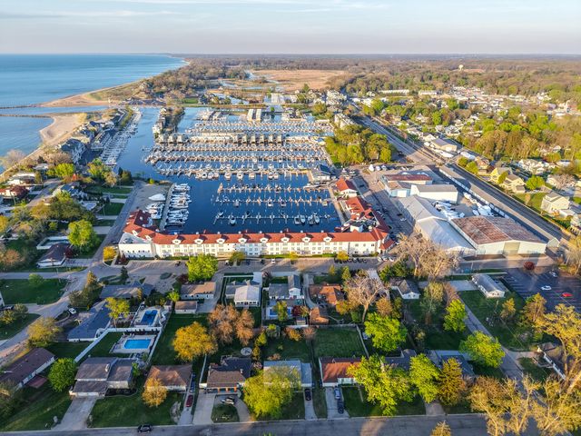 316 N Berrien Street, New Buffalo, MI 49117