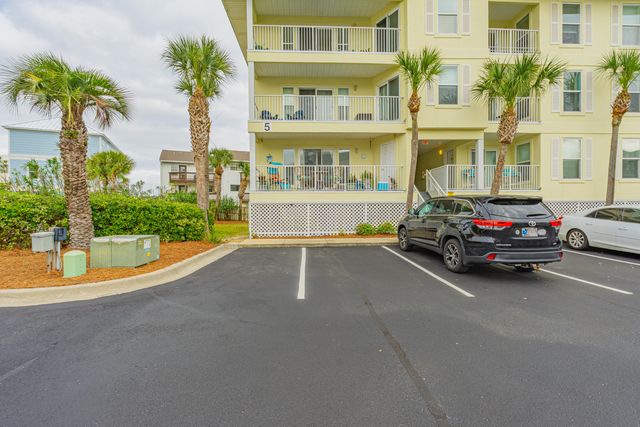 8436 Gulf Boulevard UNIT 511, Navarre, FL 32566