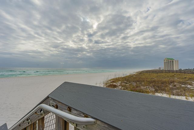8436 Gulf Boulevard UNIT 511, Navarre, FL 32566