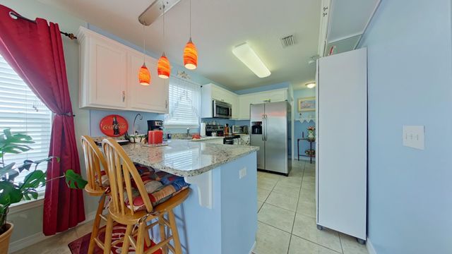 8436 Gulf Boulevard UNIT 511, Navarre, FL 32566