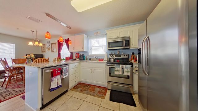 8436 Gulf Boulevard UNIT 511, Navarre, FL 32566