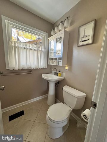 4303 MARKWOOD LN, Fairfax, VA 22033