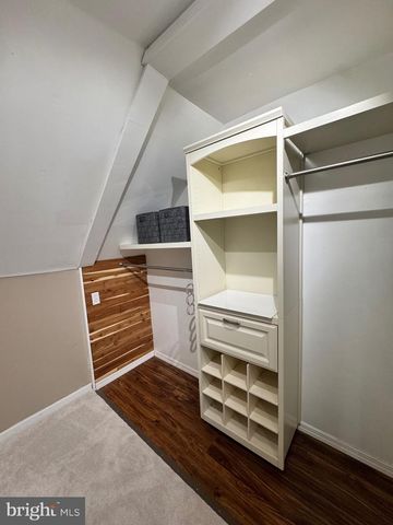 4303 MARKWOOD LN, Fairfax, VA 22033