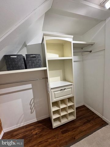 4303 MARKWOOD LN, Fairfax, VA 22033