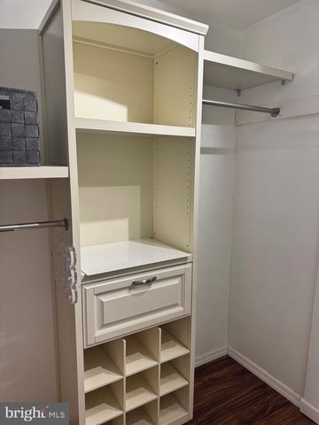 4303 MARKWOOD LN, Fairfax, VA 22033