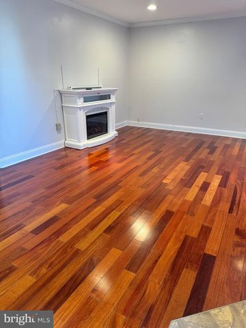 4303 MARKWOOD LN, Fairfax, VA 22033