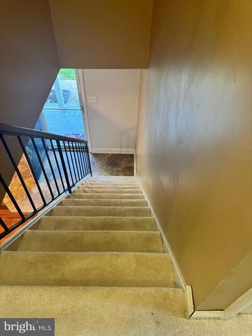 4303 MARKWOOD LN, Fairfax, VA 22033