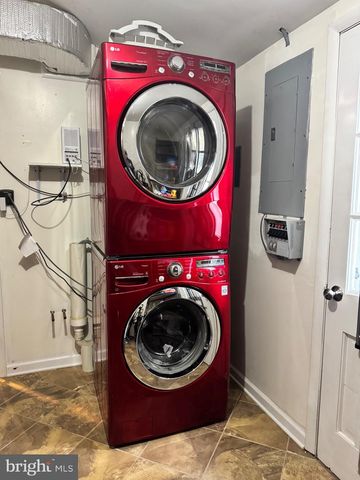 4303 MARKWOOD LN, Fairfax, VA 22033