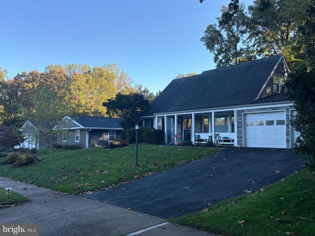 4303 MARKWOOD LN, Fairfax, VA 22033