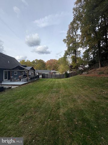 4303 MARKWOOD LN, Fairfax, VA 22033