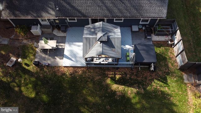 4303 MARKWOOD LN, Fairfax, VA 22033