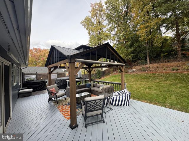 4303 MARKWOOD LN, Fairfax, VA 22033