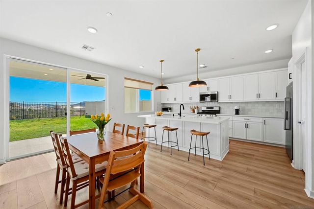 35158 Orchard Trl, Fallbrook, CA 92028