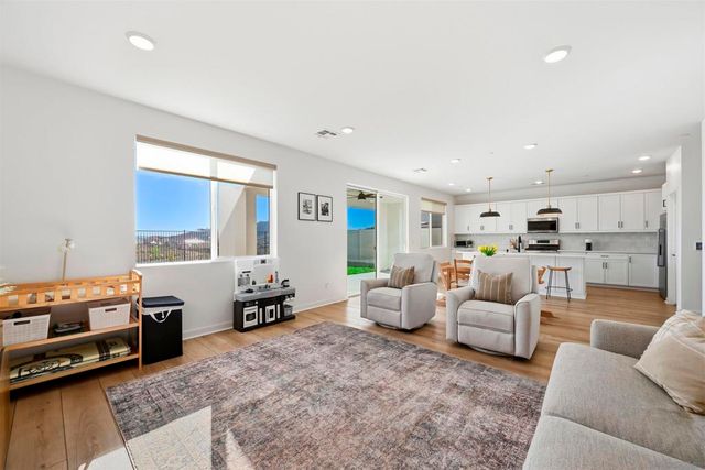 35158 Orchard Trl, Fallbrook, CA 92028