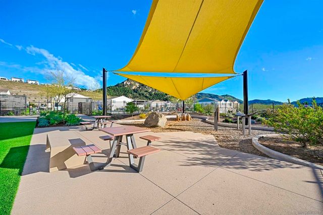 35158 Orchard Trl, Fallbrook, CA 92028