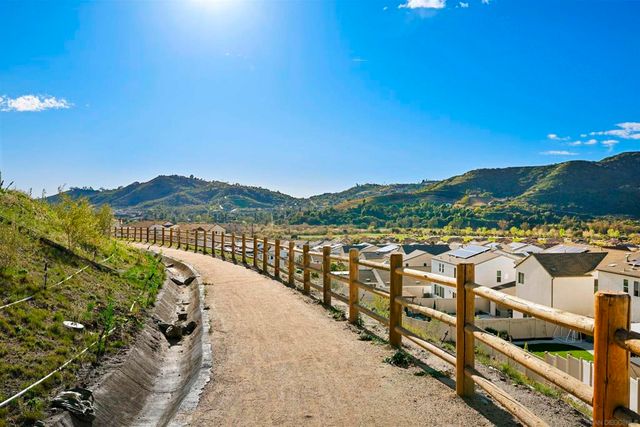 35158 Orchard Trl, Fallbrook, CA 92028