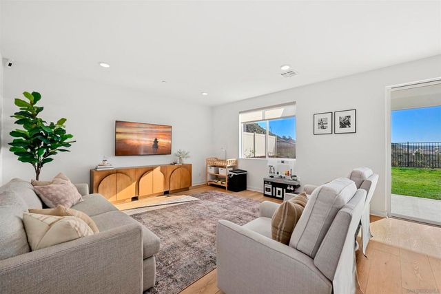 35158 Orchard Trl, Fallbrook, CA 92028