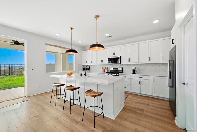 35158 Orchard Trl, Fallbrook, CA 92028