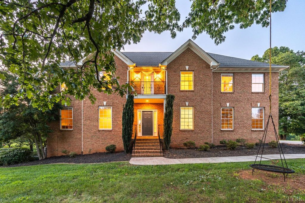 1039 Ashburn Drive, Forest, VA 24551