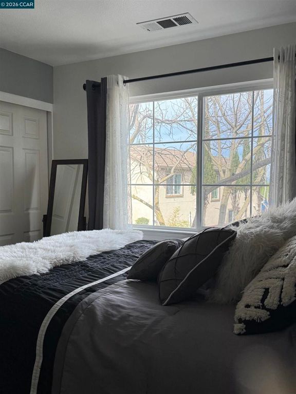 Image 2 of property listing at 1505 1505 Foxglove Pl, Richmond, CA 94806