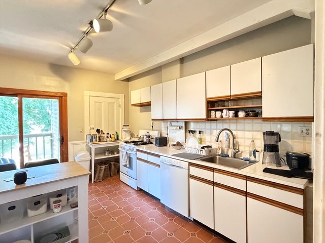 162 Hampshire 3, Cambridge, MA 02139