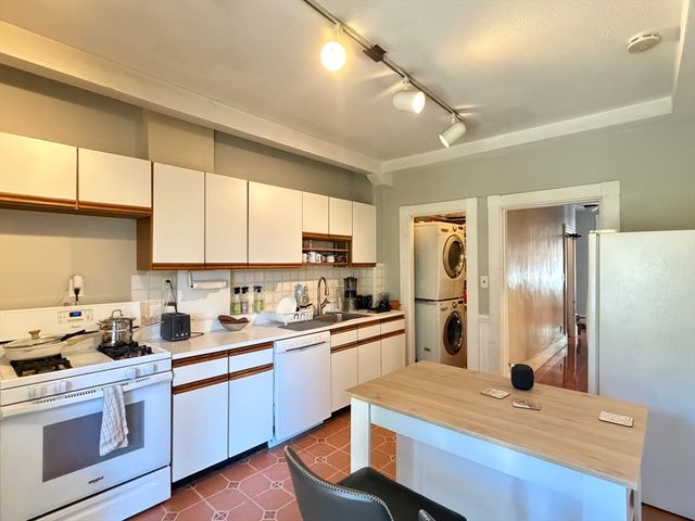 162 Hampshire 3, Cambridge, MA 02139
