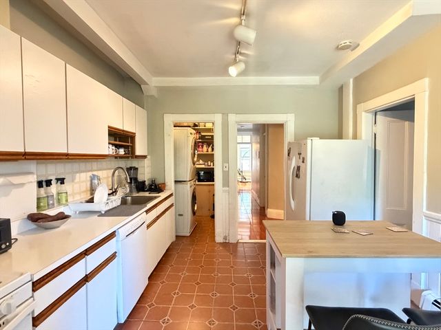 162 Hampshire 3, Cambridge, MA 02139