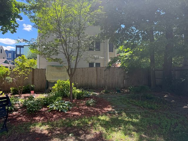 162 Hampshire 3, Cambridge, MA 02139