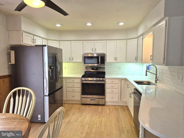 809 JAGUAR RD, Lindenwold, NJ 08021