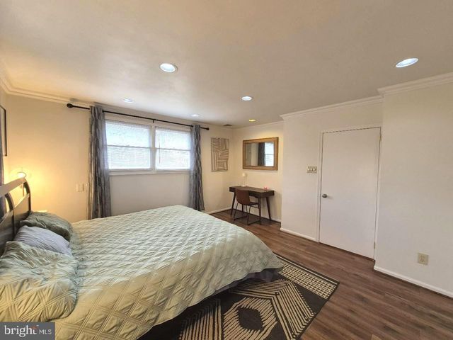 809 JAGUAR RD, Lindenwold, NJ 08021